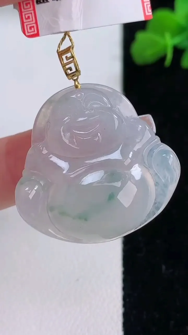 天然A货翡翠种飘花佛公吊坠，尺寸28.8-30.5-5.7，重量:7.87g
12月8日