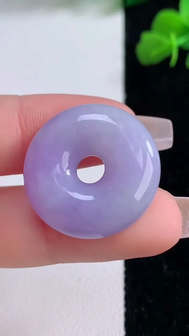 天然A货翡翠紫罗兰平安环吊坠，尺寸24.2-6.8，重量:8.71g
12月8日