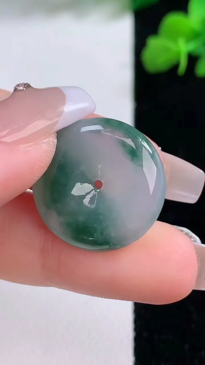 天然A货翡翠冰种飘花平安扣吊坠，尺寸19.8-5.2，重量:5.31g
12月8日