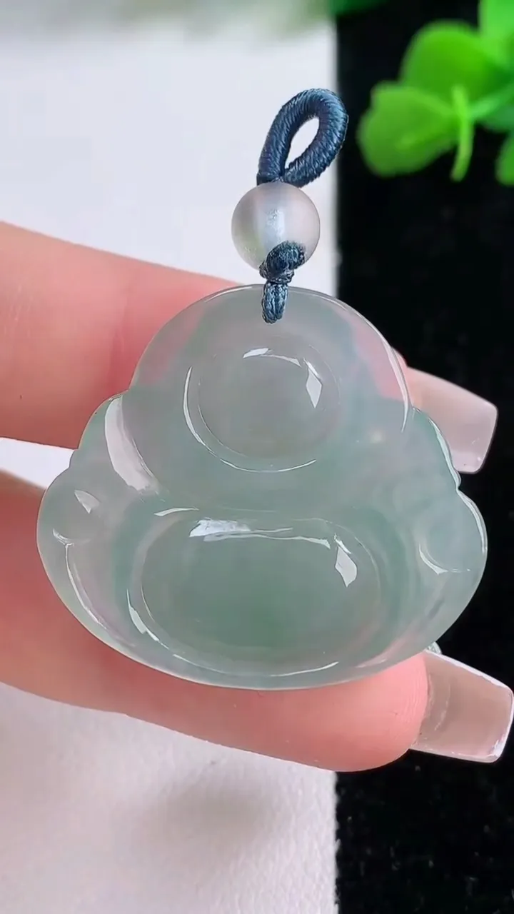 天然A货翡翠佛公吊坠，尺寸29.2-32-5.5，重量:8.02g
12月8日