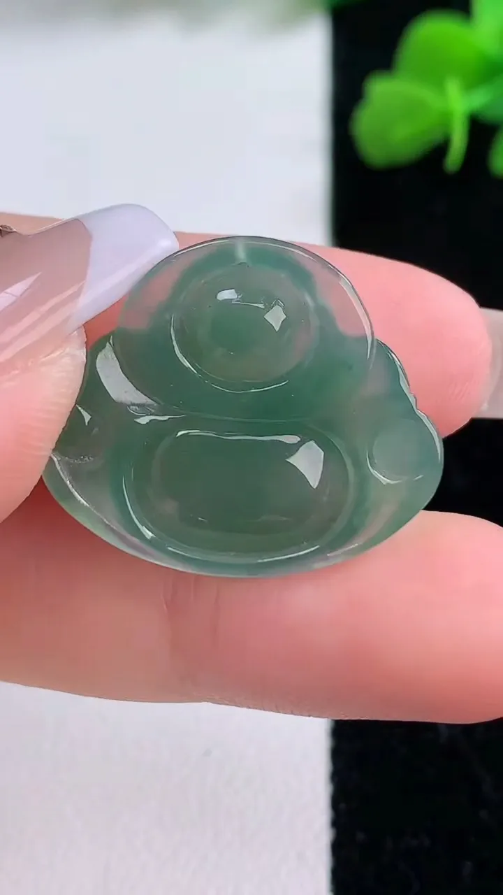 天然A货翡翠佛公吊坠，尺寸21-24.5-5.7，重量:4.30g
12月8日