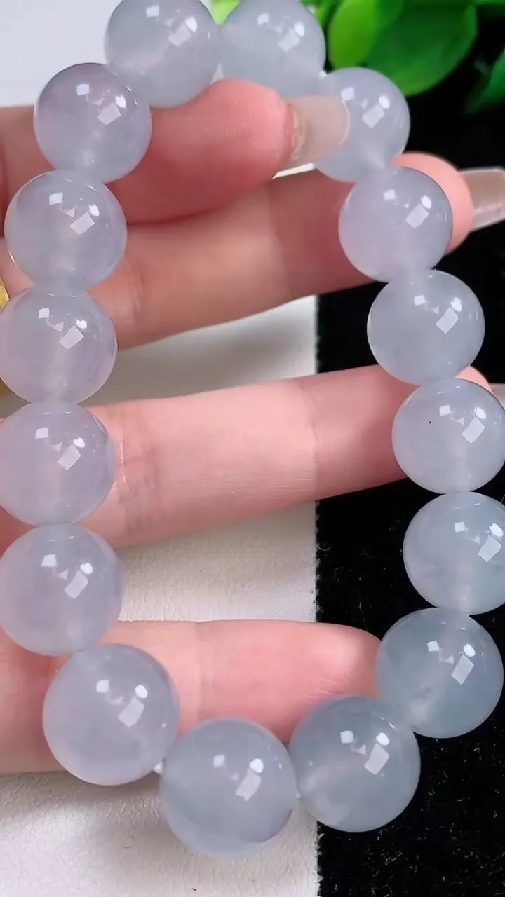 天然A货翡翠种紫罗兰圆珠手串，尺寸12.3-16颗，重量:56.97g12月8日
工厂直销收藏佳品,种好水足，色泽均匀，有种有色，上手高大气！