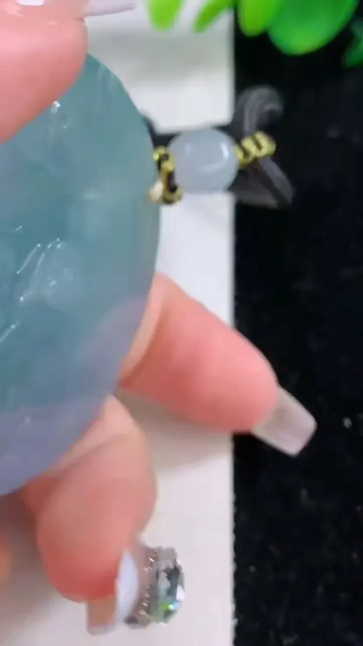 天然A货翡翠紫罗兰阿弥陀佛吊坠，尺寸48.7-9.4，重量:52.54g
12月8日