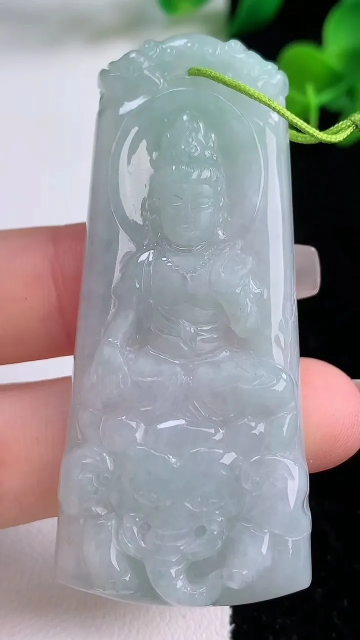 天然A货翡翠普贤菩萨吊坠，尺寸61.8-27.4-6.2，重量:21.92g
12月8日