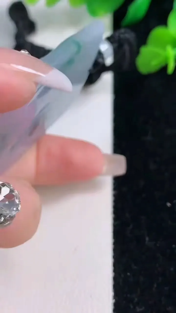 天然A货翡翠种紫罗兰飘花普贤菩萨吊坠，尺寸69.5-44.4-5.3，重量:45.32g
12月8日