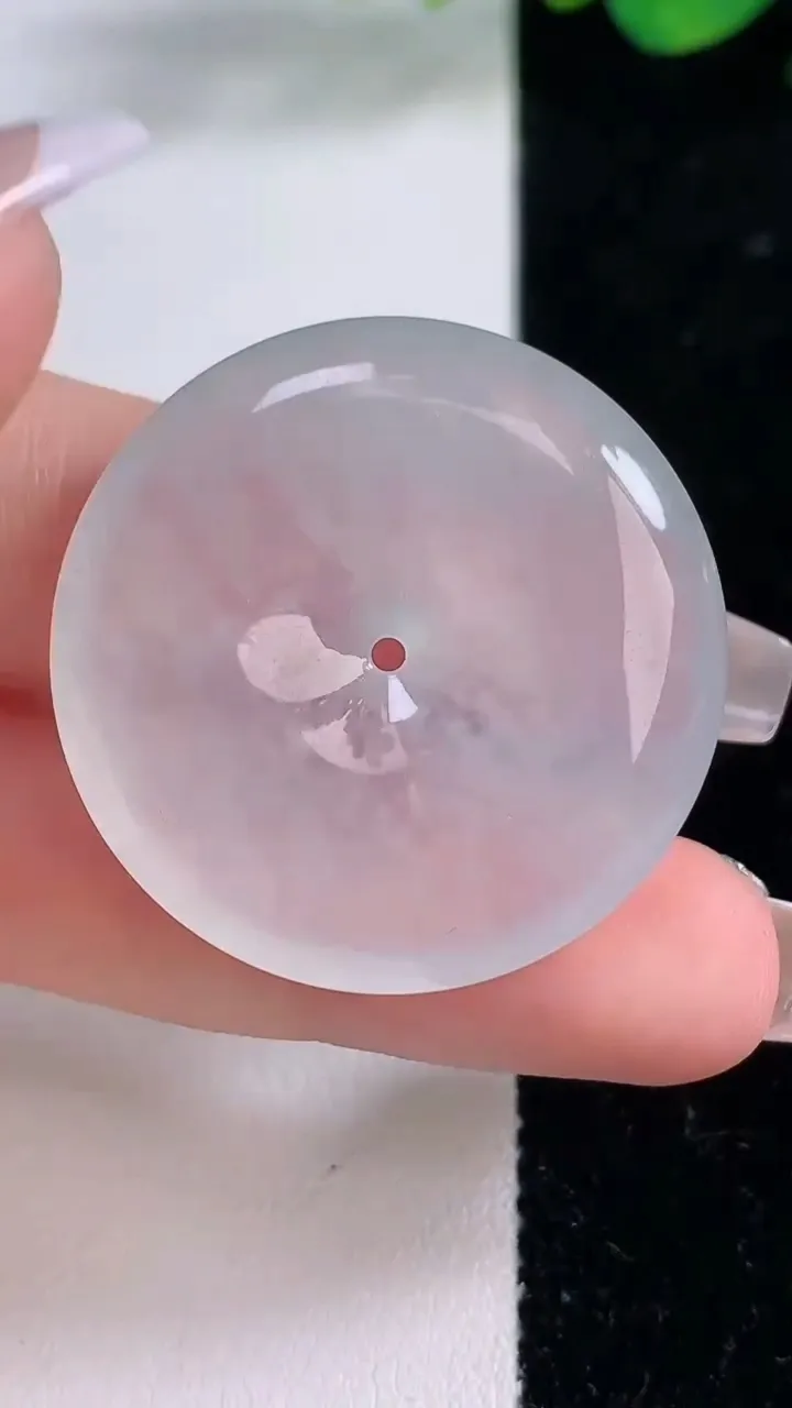 天然A货翡翠种飘花平安扣吊坠，尺寸33.7-6.2，重量:14.62g
12月8日