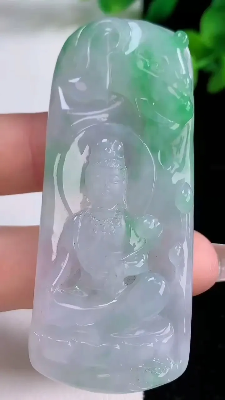 天然A货翡翠普贤菩萨吊坠，尺寸67.2-27.7-6.5，重量:26.43g
12月8日