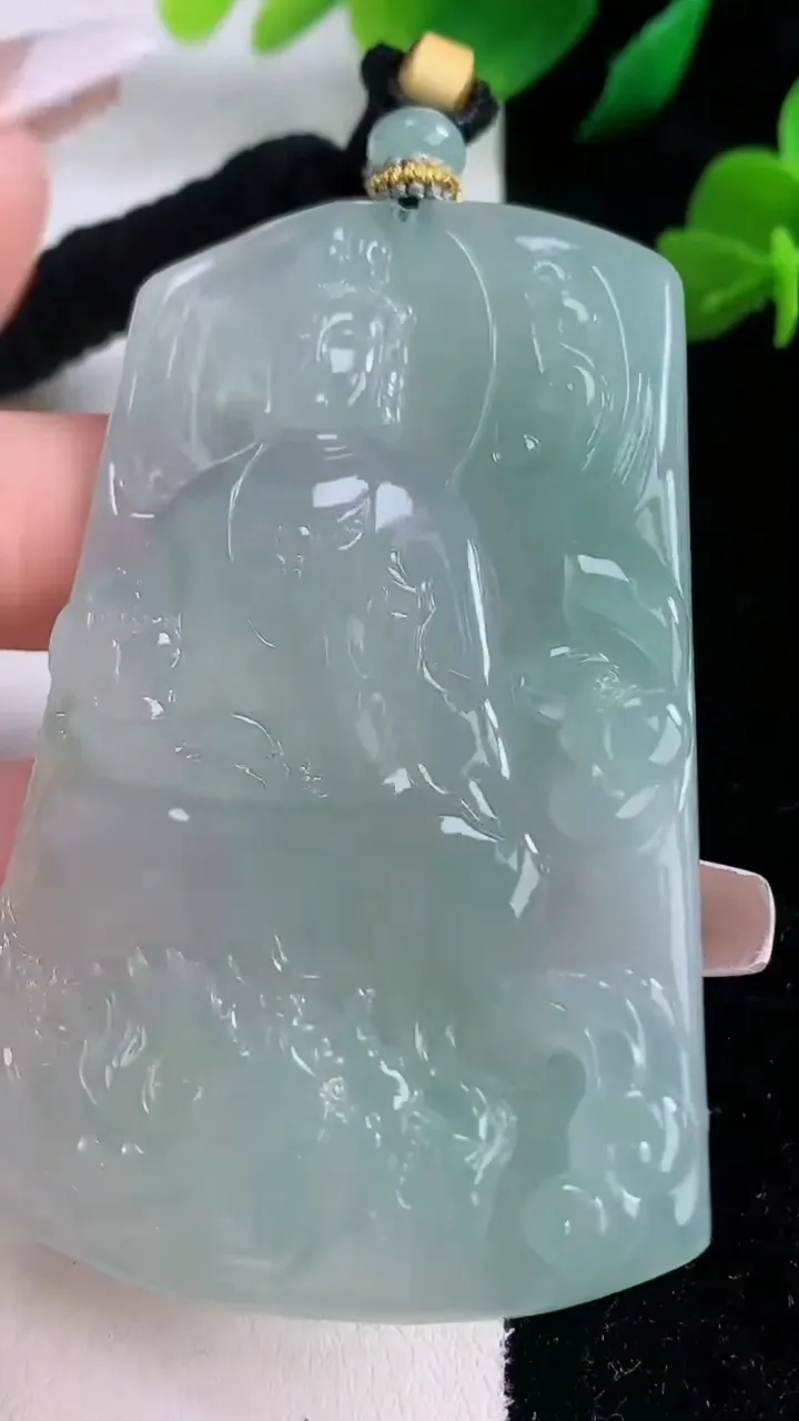 天然A货翡翠御龙大势至菩萨吊坠，尺寸71.1-45.3-5.2，重量:47.68g
12月8日