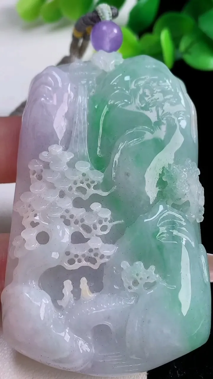 天然A货翡翠山水牌吊坠，尺寸74-46-13，重:102.30g
12月8日