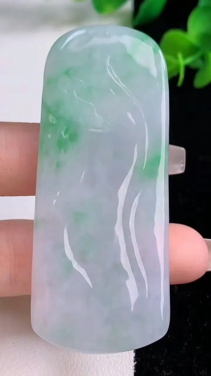 天然A货翡翠普贤菩萨吊坠，尺寸67.2-27.7-6.5，重量:26.43g
12月8日