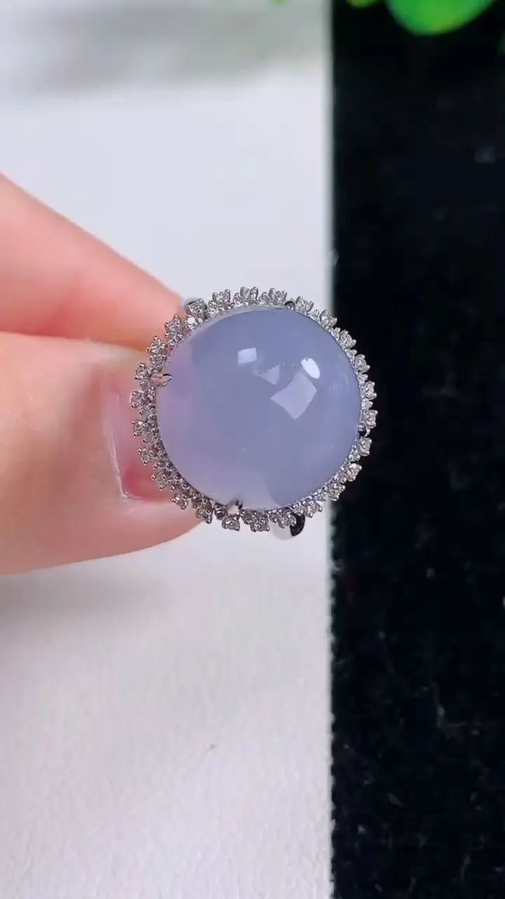 天然A货翡翠18K金紫罗兰蛋面戒指，尺寸17.5-14-13.7-12.4，重量:6.42g2025