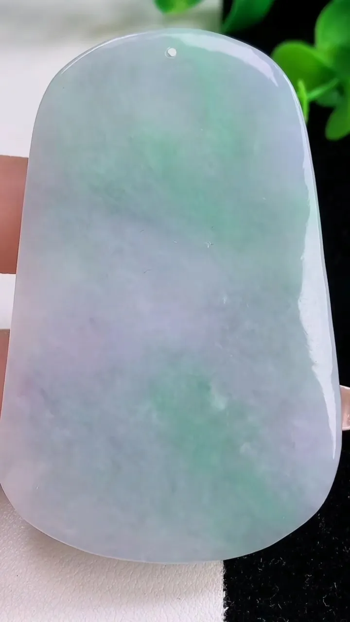 天然A货翡翠龙牌吊坠，尺寸68.2-43.4-7.4，重量:43.18g
12月8日