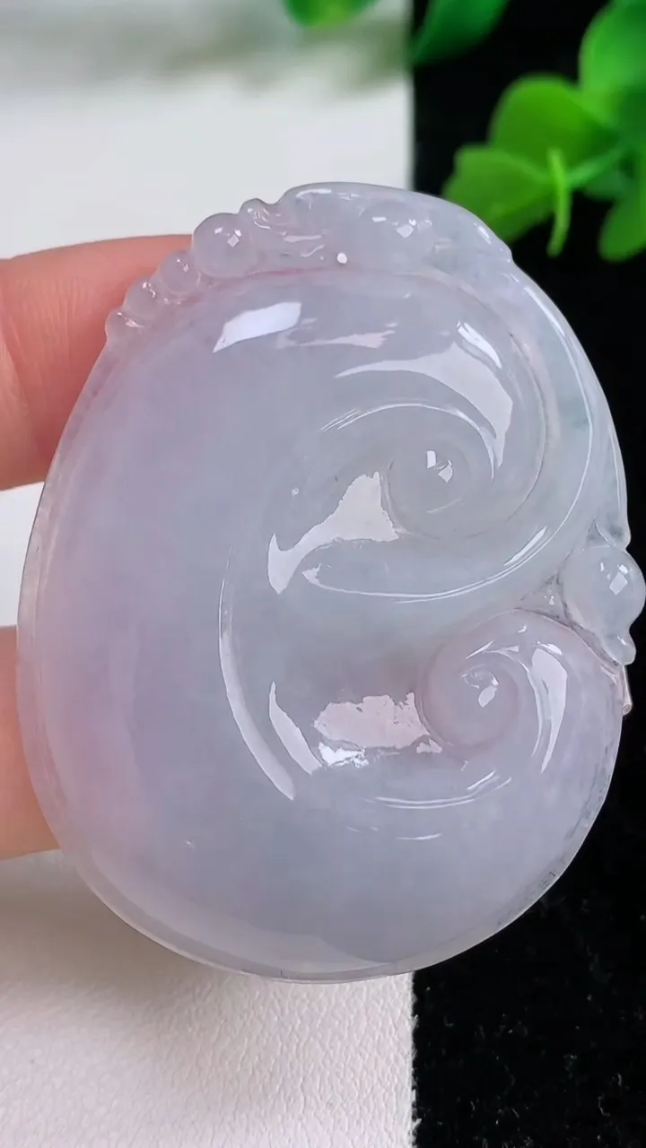 天然A货翡翠紫罗兰如意吊坠，尺寸52.7-40.5-5.4，重量:21.83g
12月8日