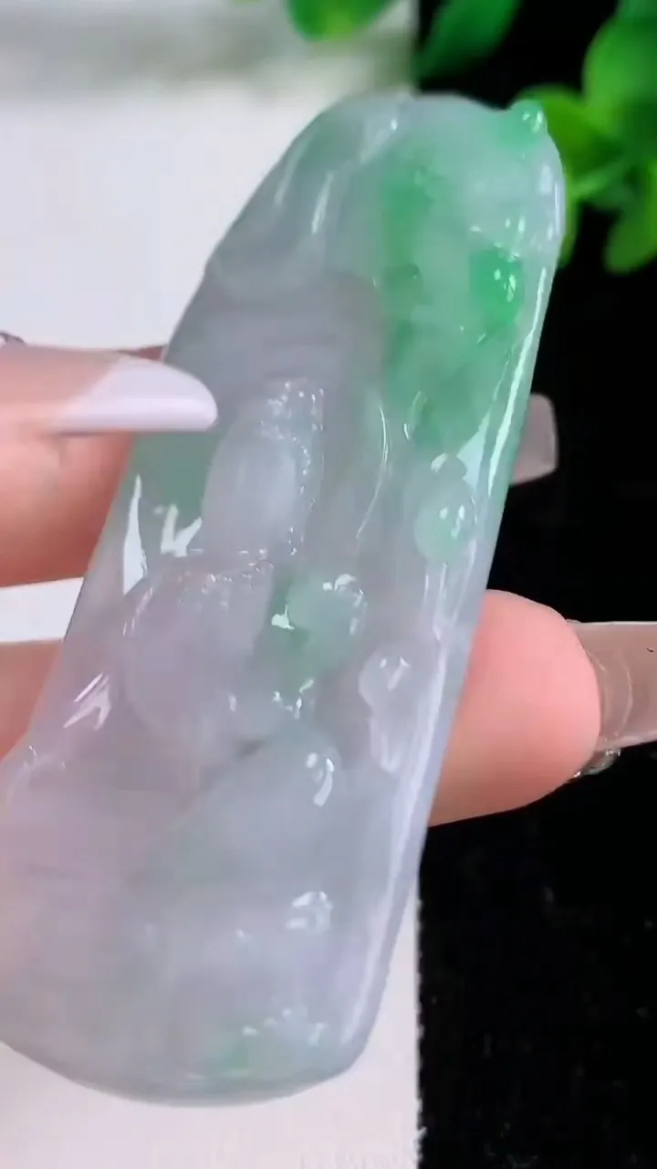 天然A货翡翠普贤菩萨吊坠，尺寸67.2-27.7-6.5，重量:26.43g
12月8日