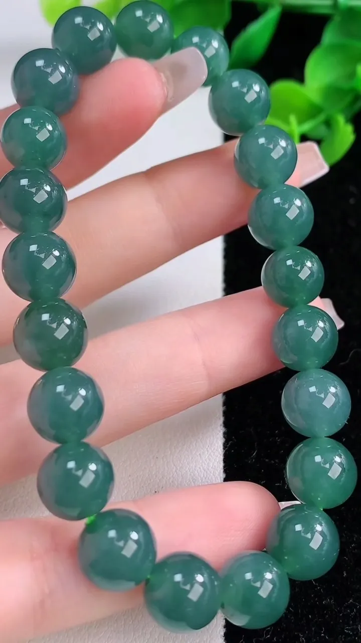 天然A货翡翠圆珠手串，尺寸9-21颗，重量:33.39g12月8日
工厂直销收藏佳品,种好水足，色泽均匀，有种有色，上手高大气！