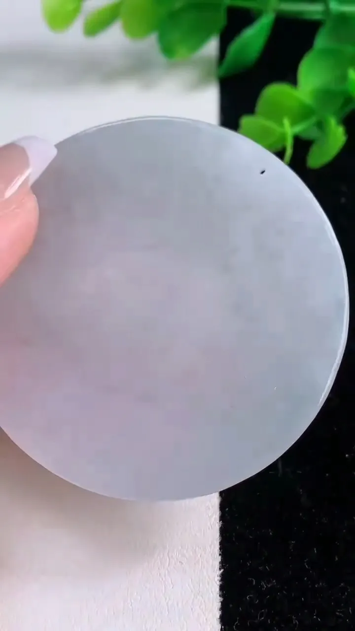 天然A货翡翠紫罗兰千手观音吊坠，尺寸57.3-6，重量:40.77g
12月8日