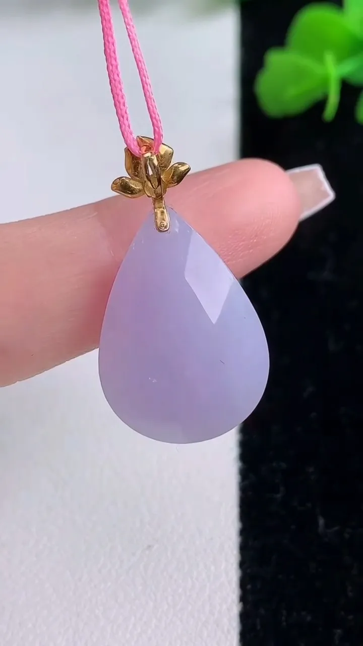 天然A货翡翠18K金紫罗兰水滴吊坠，尺寸21.9-15.4-8.3，重量:4.57g
12月8日