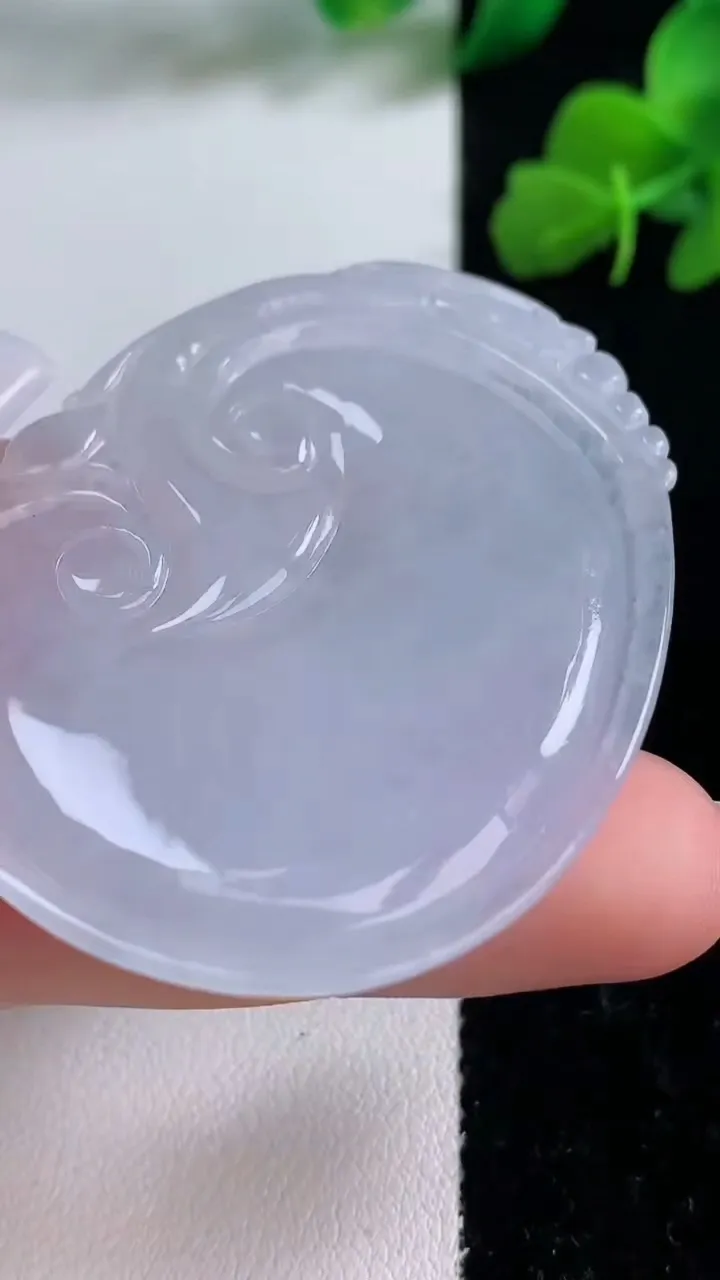 天然A货翡翠紫罗兰如意吊坠，尺寸52.7-40.5-5.4，重量:21.83g
12月8日