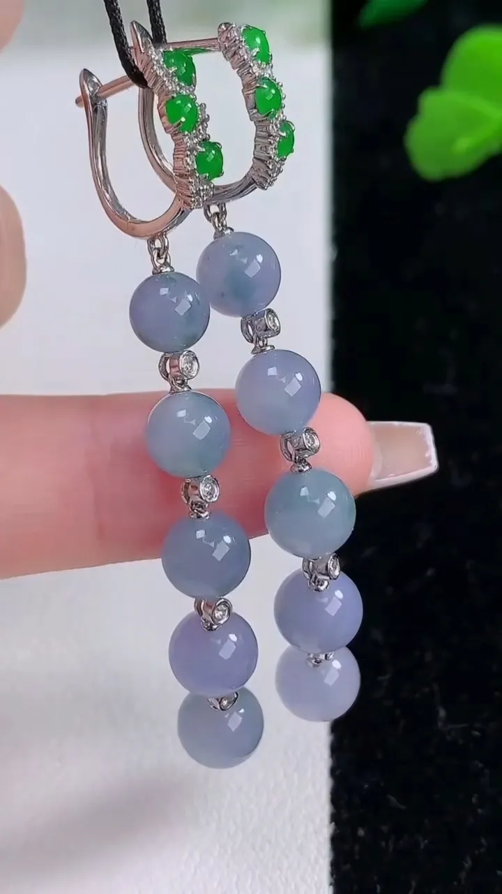 天然A货翡翠18K金紫罗兰圆珠耳坠，尺寸7.2，重量:8.25g12月8日
工厂直销收藏佳品,种好水