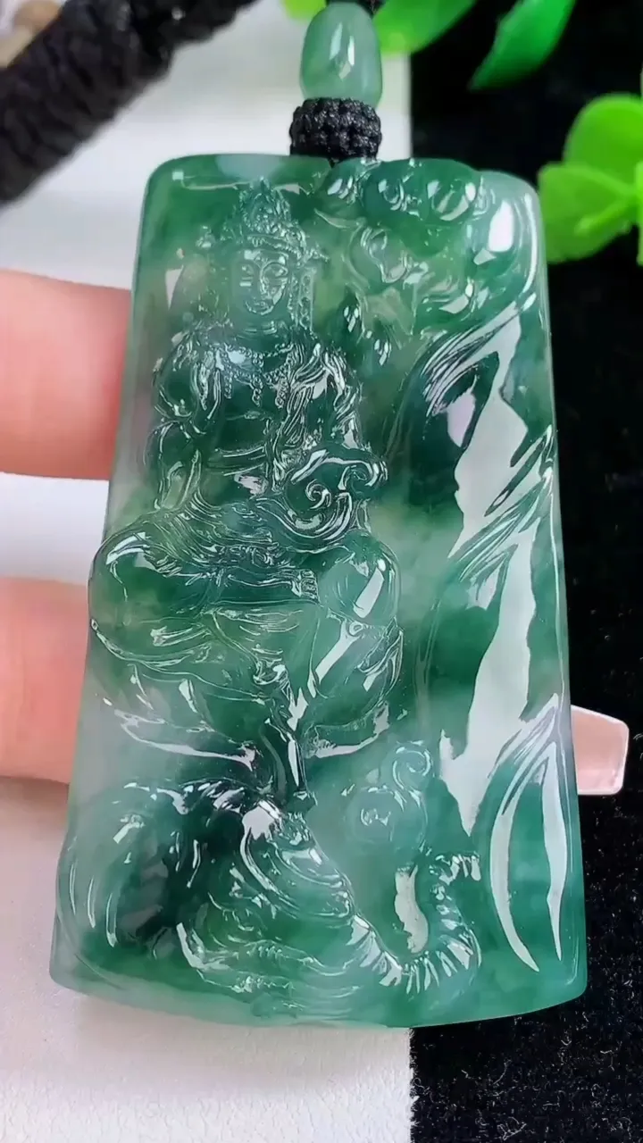 天然A货翡翠种飘花普贤菩萨吊坠，尺寸67.7-39-5.7，重量:41.86g
12月8日