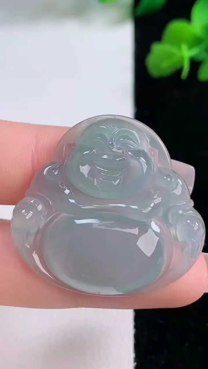 天然A货翡翠佛公吊坠，尺寸32-34.2-5.8，重量:9.68g
12月8日