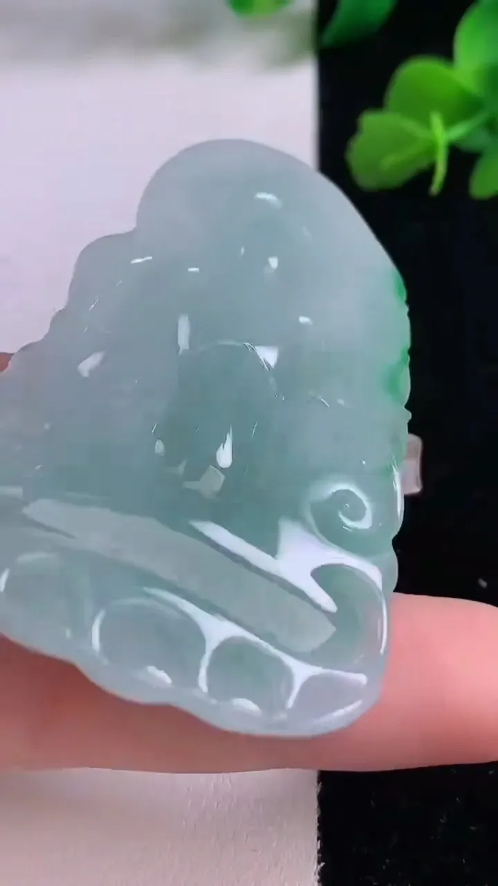 天然A货翡翠度母观音吊坠，尺寸59.8-38.8-6.8，重量:27.41g
12月8日