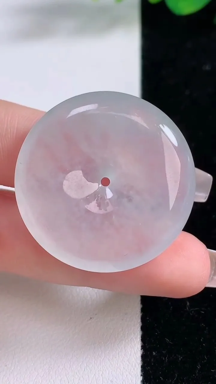 天然A货翡翠种飘花平安扣吊坠，尺寸33.7-6.2，重量:14.62g
12月8日