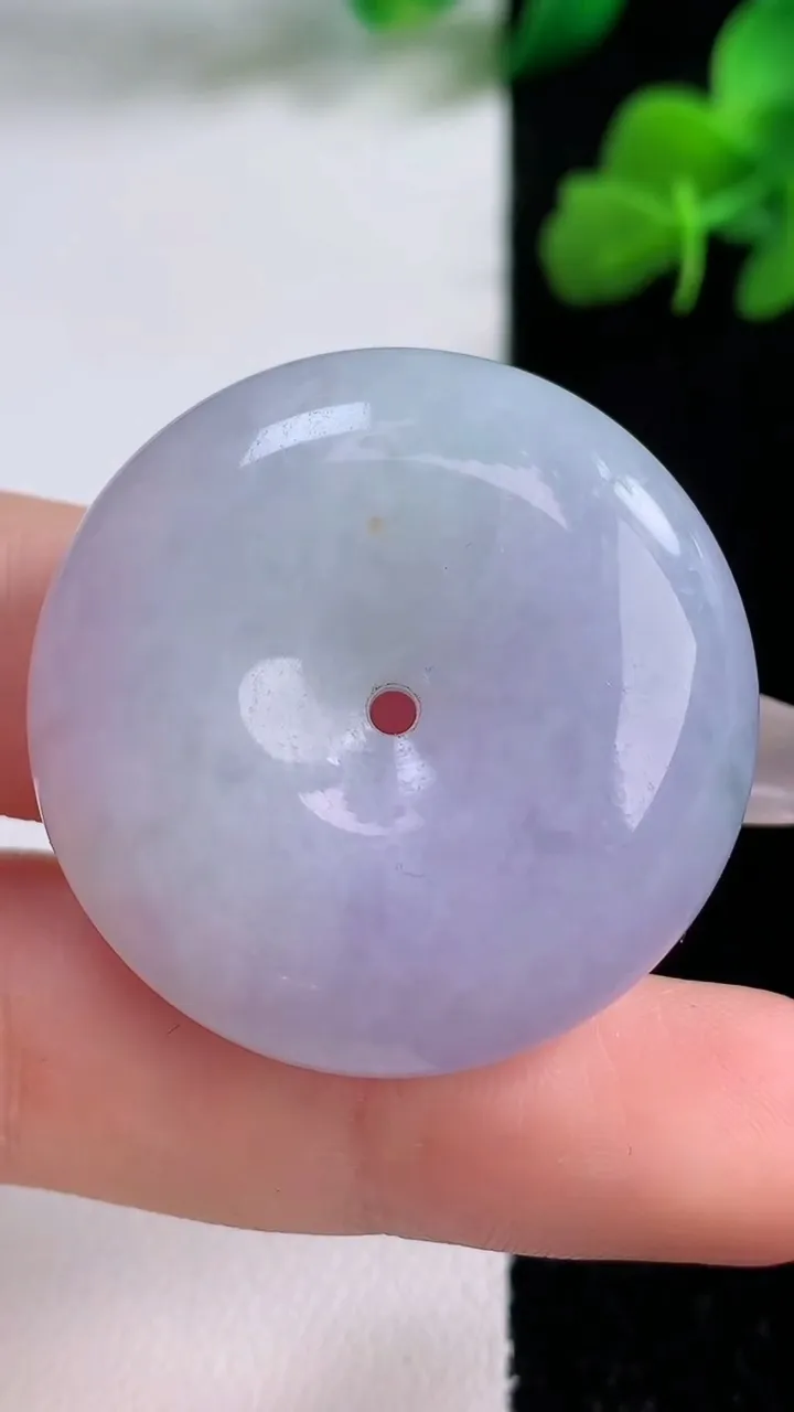 天然A货翡翠紫罗兰平安扣吊坠，尺寸33.7-11.8，重量:29.00g
12月8日