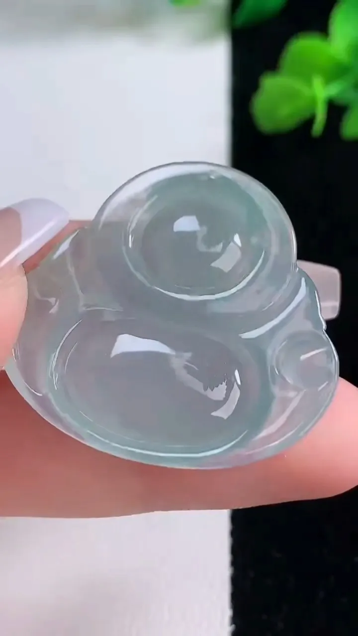 天然A货翡翠佛公吊坠，尺寸32-34.2-5.8，重量:9.68g
12月8日