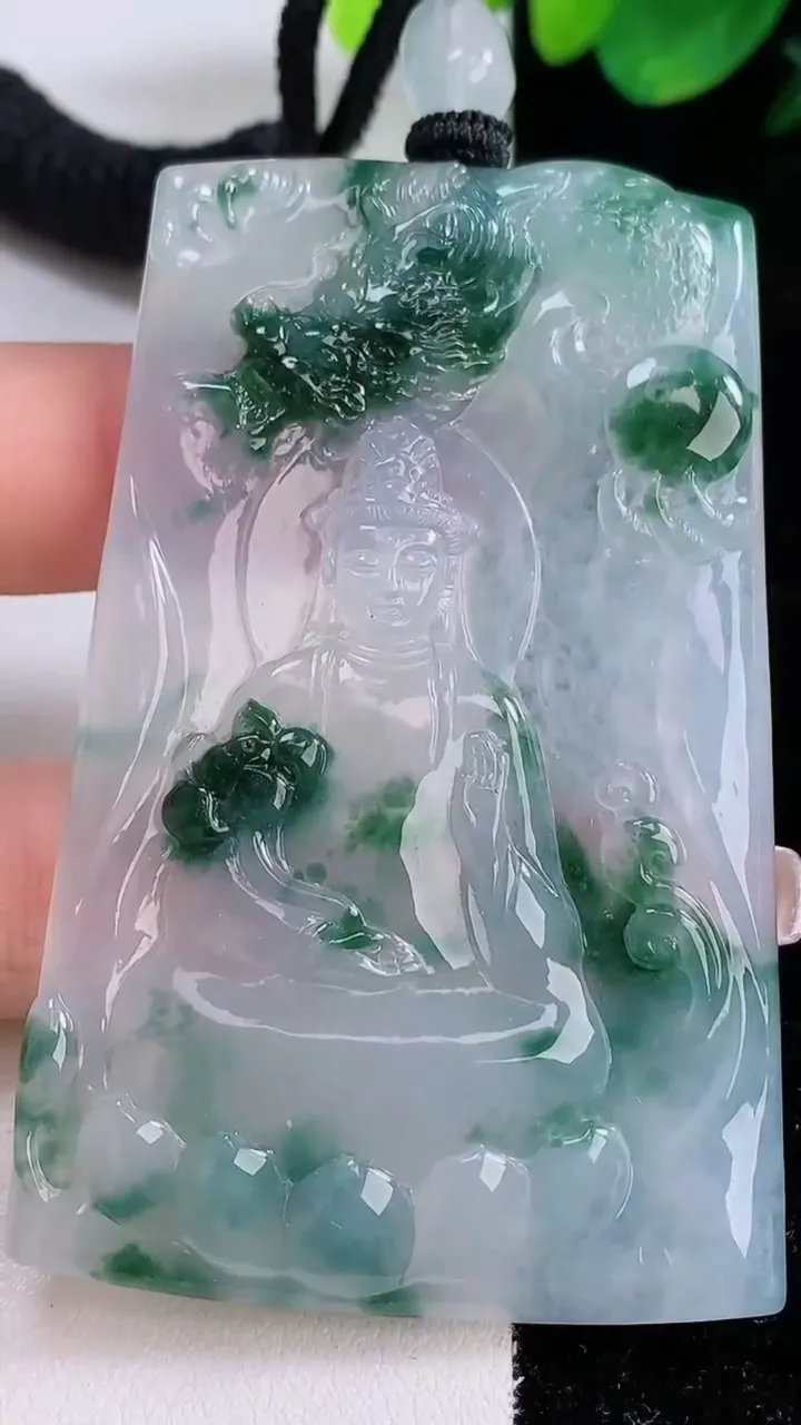 天然A货翡翠种飘花祥龙大势至菩萨吊坠，尺寸70-44-5.5，重量:44.89g
12月8日