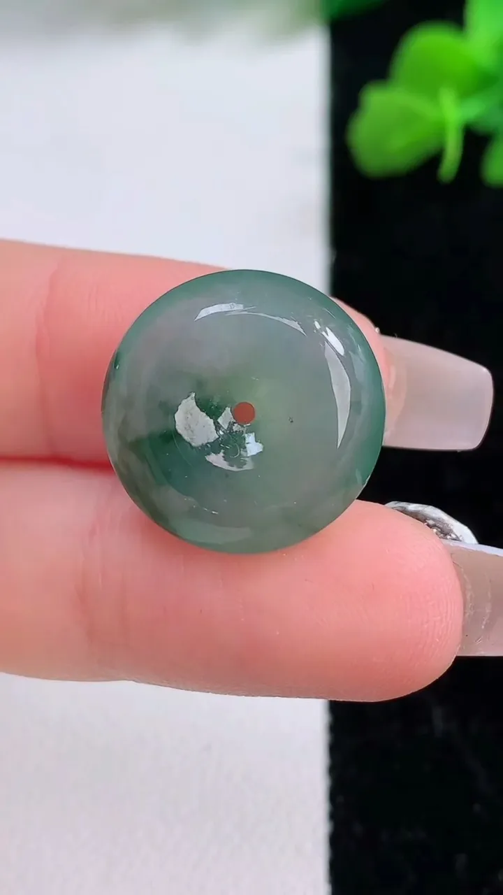 天然A货翡翠冰种飘花平安扣吊坠，尺寸18-6，重量:4.32g
12月8日