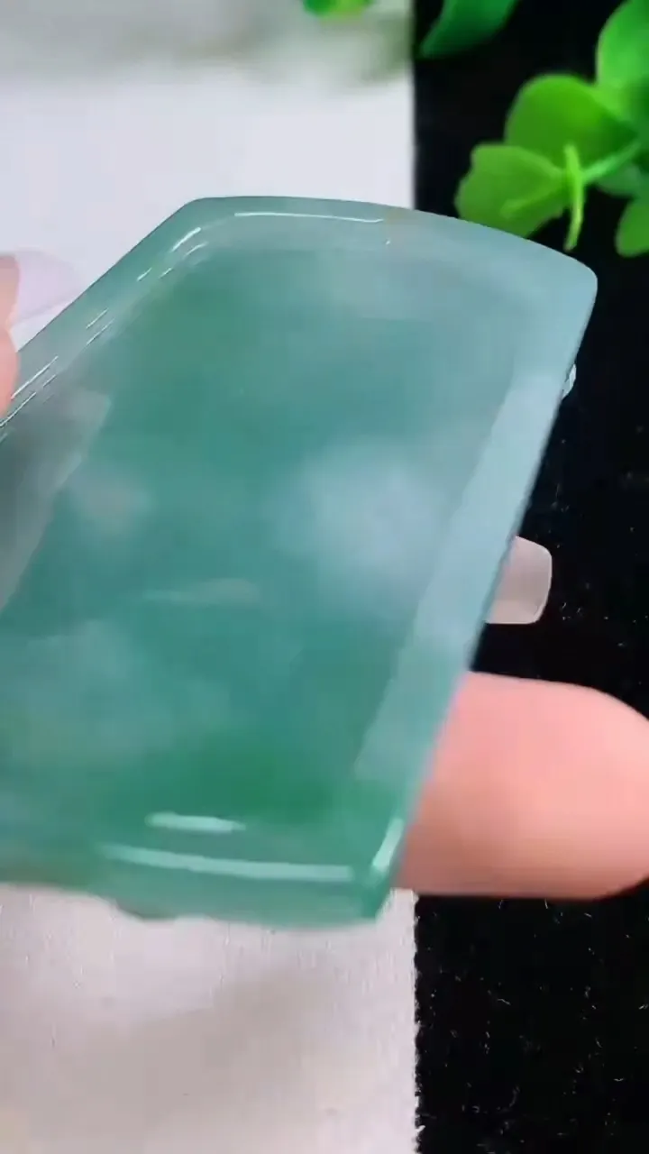 天然A货翡翠文殊菩萨吊坠，尺寸64.4-43.3-7.7，重量:49.17g
12月8日