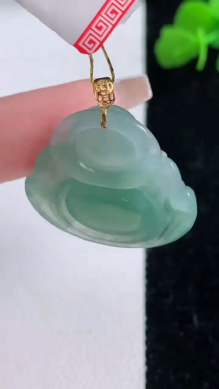 天然A货翡翠佛公吊坠，尺寸24.8-26.8-5.8，重量:5.79g
12月8日