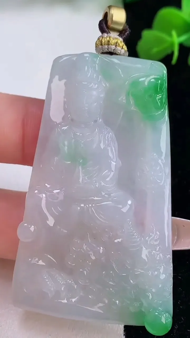 天然A货翡翠文殊菩萨吊坠，尺寸57-34.2-6，重量:26.24g
12月8日