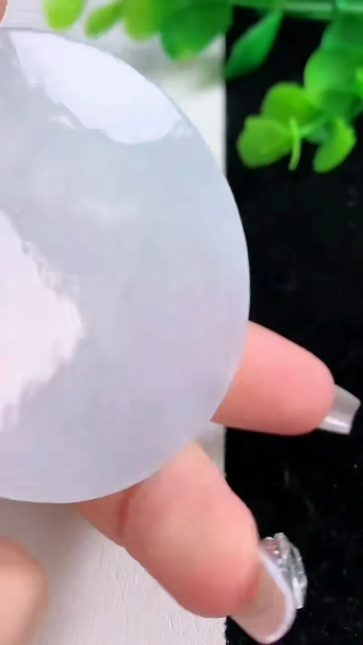 天然A货翡翠紫罗兰千手观音吊坠，尺寸57.3-6，重量:40.77g
12月8日