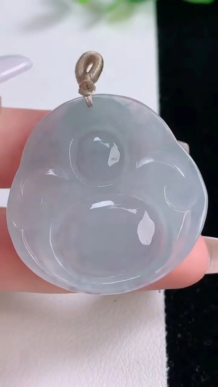 天然A货翡翠财神爷吊坠，尺寸36-36.4-5.8，重量:13.80g
12月9日