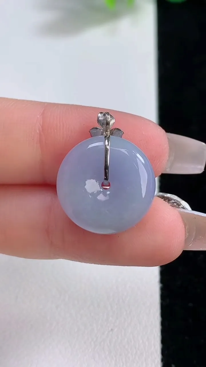 天然A货翡翠18k金紫罗兰平安扣吊坠，尺寸16.7-5.3，重量:3.77g
12月9日