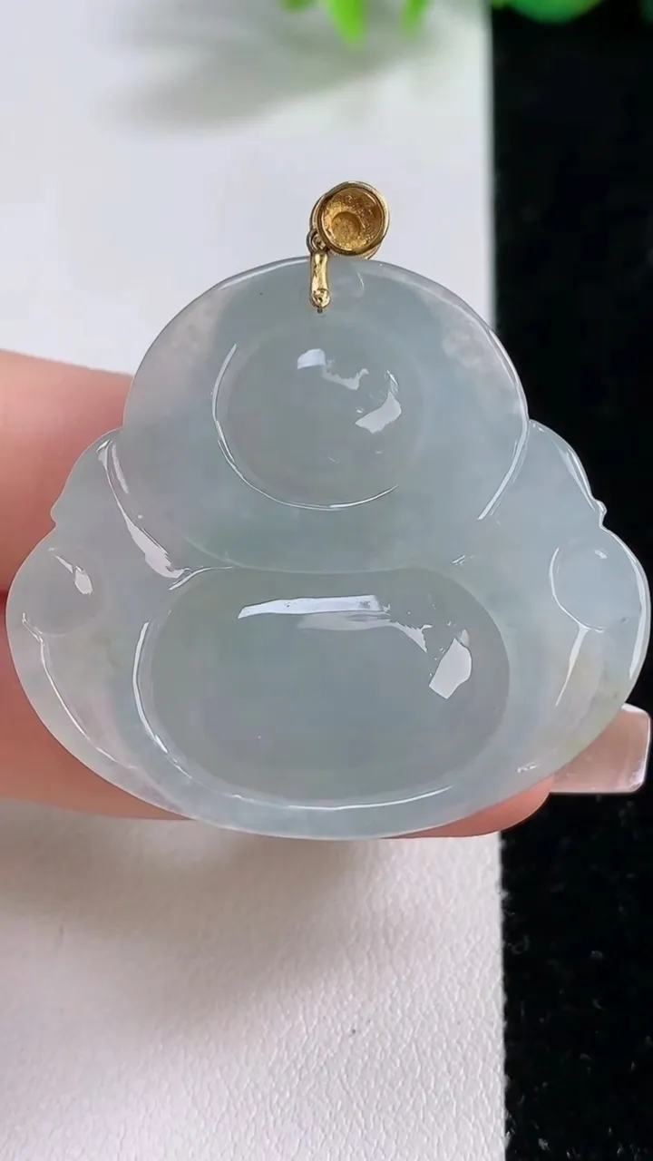 天然A货翡翠佛公吊坠，尺寸36-40-10.2，重量:21.01g
12月9日