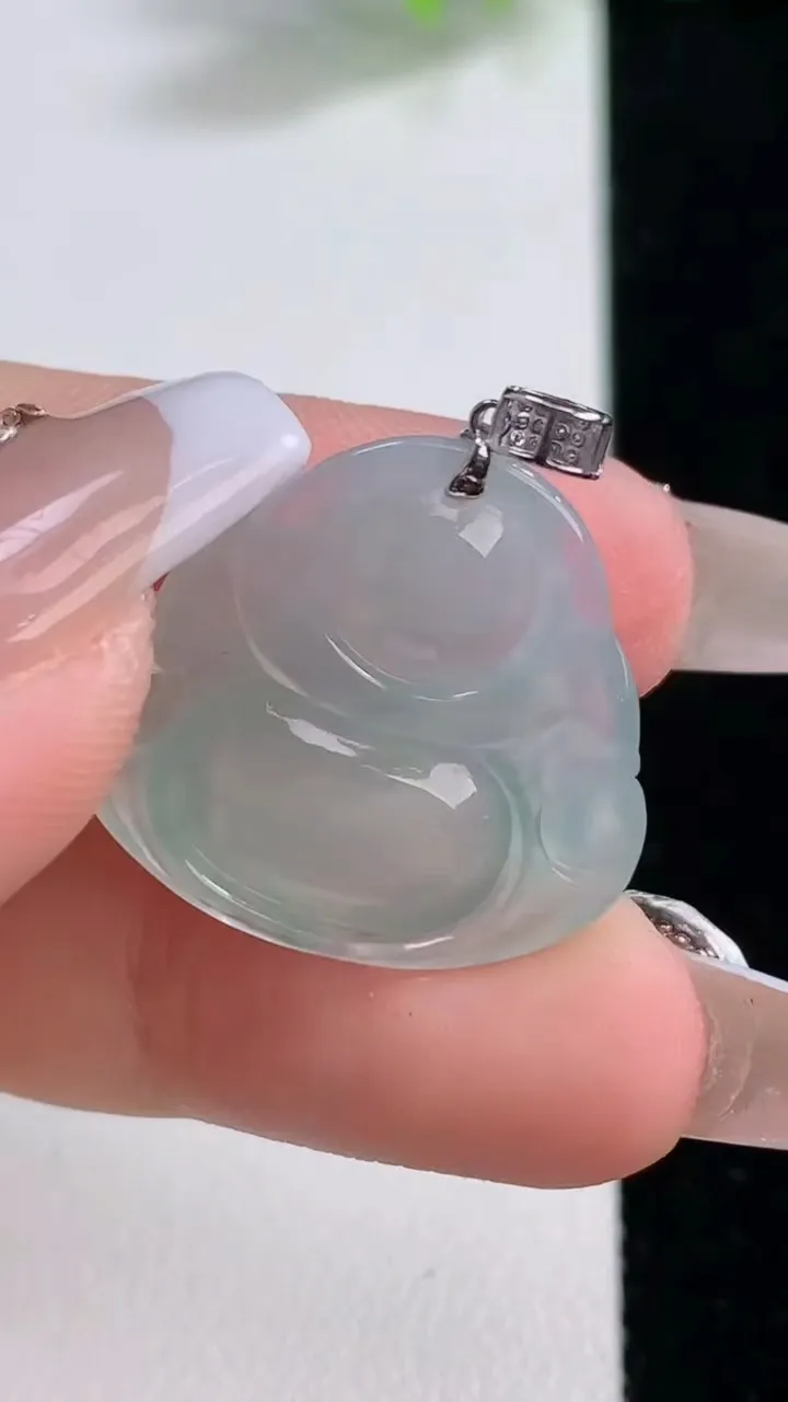 天然A货翡翠佛公吊坠，尺寸22-23.6-5，重量:4.27g
12月9日