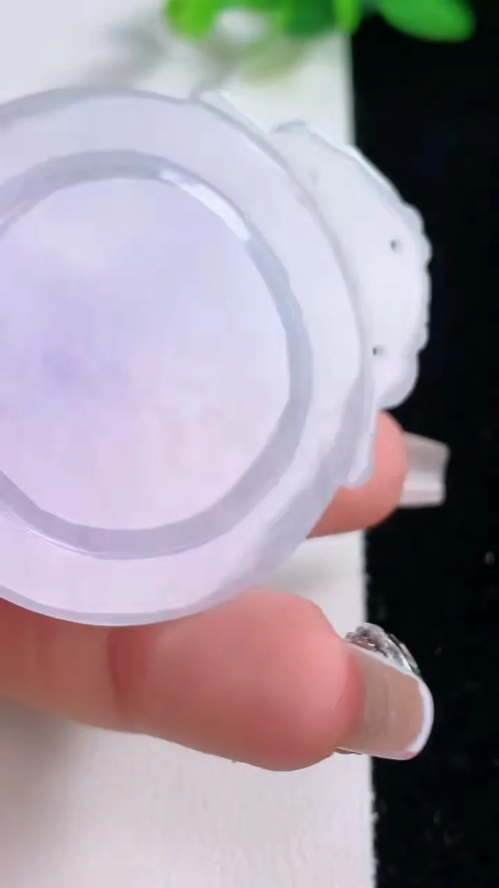 天然A货翡翠紫罗兰龙龟吊坠，尺寸52.3-43-5.2，重量:20.90g
12月9日