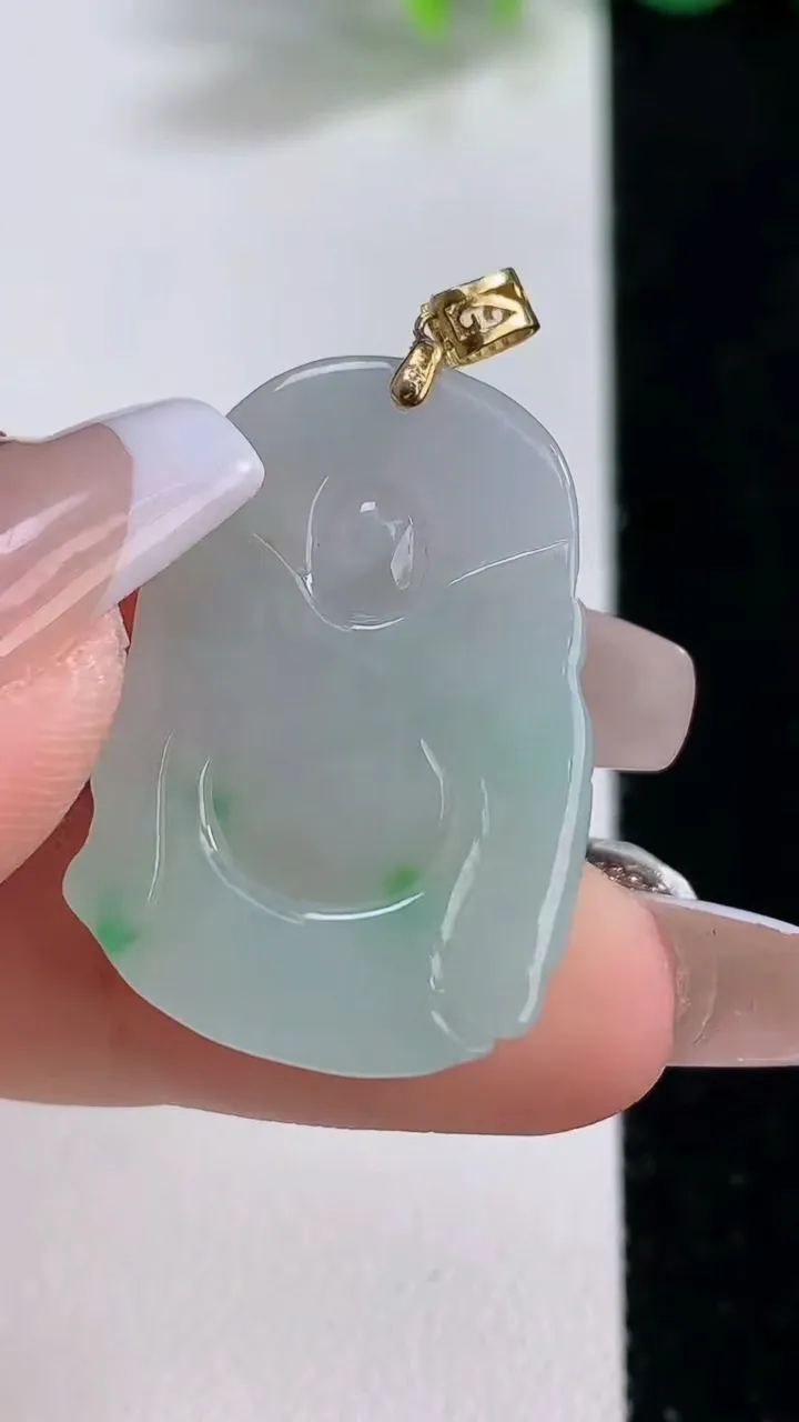 天然A货翡翠财神爷吊坠，尺寸29.6-20.6-5，重量:6.60g
12月9日