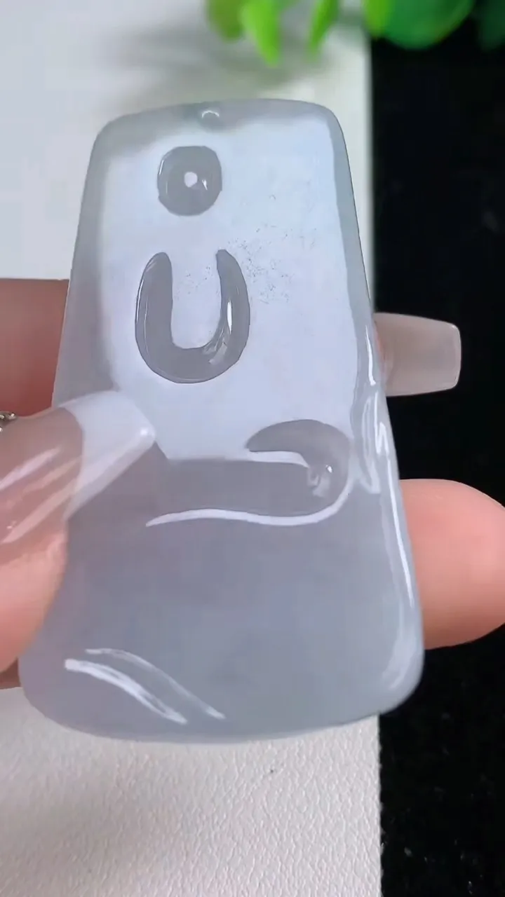 天然A货翡翠飘花大日如来吊坠，尺寸54.8-29-5.7，重量:21.82g
12月9日