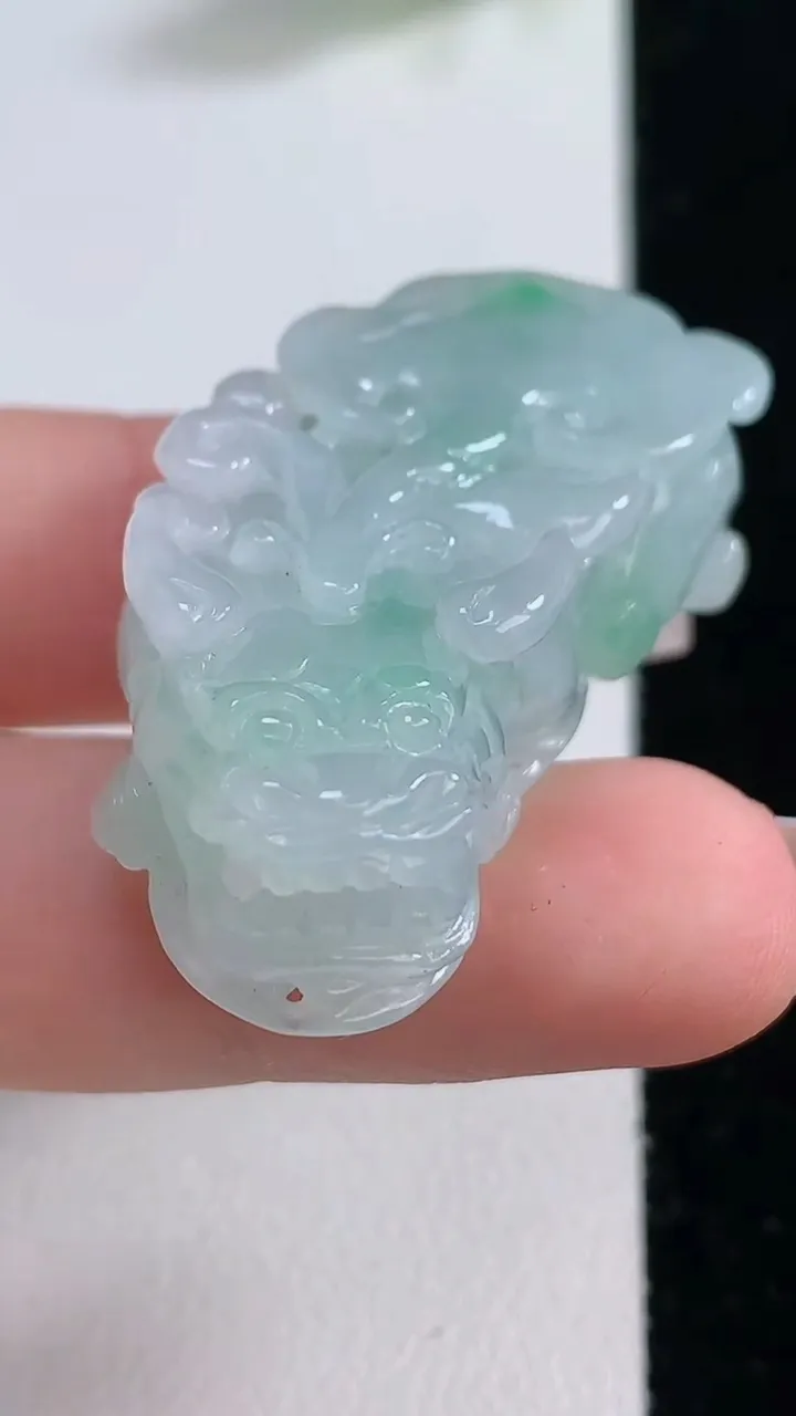 天然A货翡翠貔貅吊坠，尺寸39.2-20.2-12，重量:21.01g
12月9日