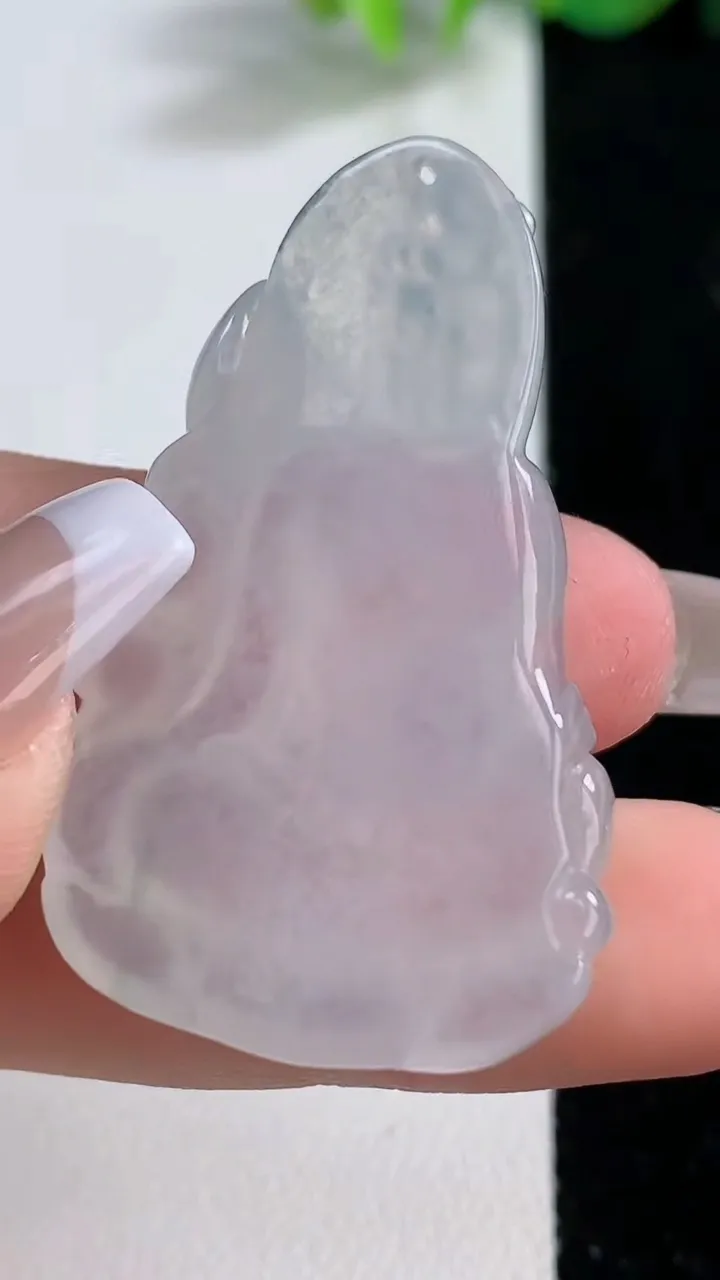 天然A货翡翠观音菩萨吊坠，尺寸43.6-25.3-5.5，重量:11.74g
12月9日