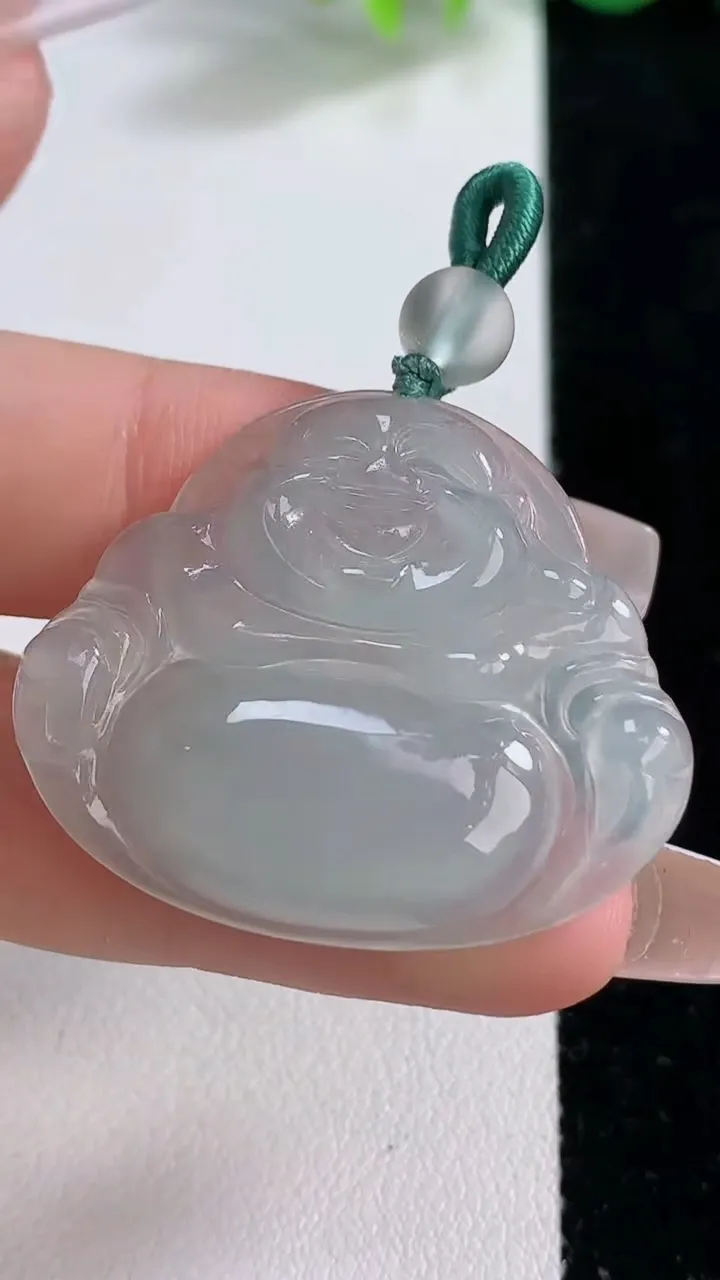 天然A货翡翠佛公吊坠，尺寸30.8-35.5-5，重量:8.32g
12月9日