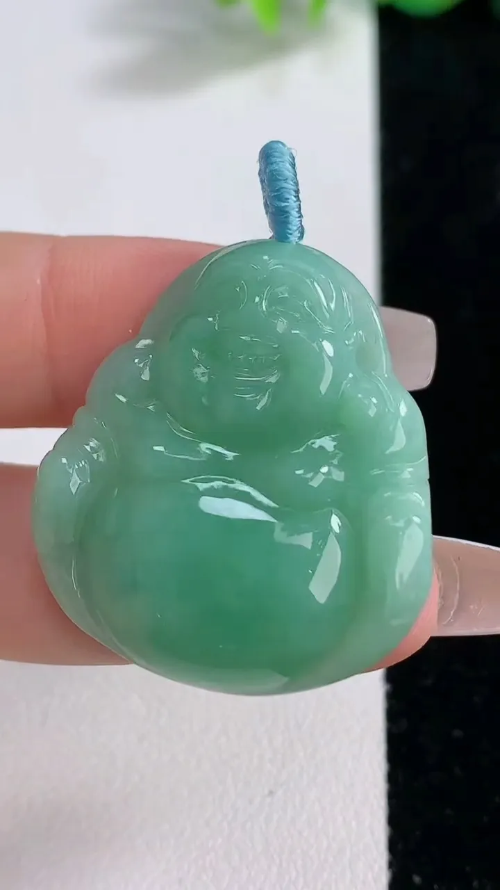 天然A货翡翠佛公吊坠，尺寸32.8-30.2-6，重量:10.24g
12月9日