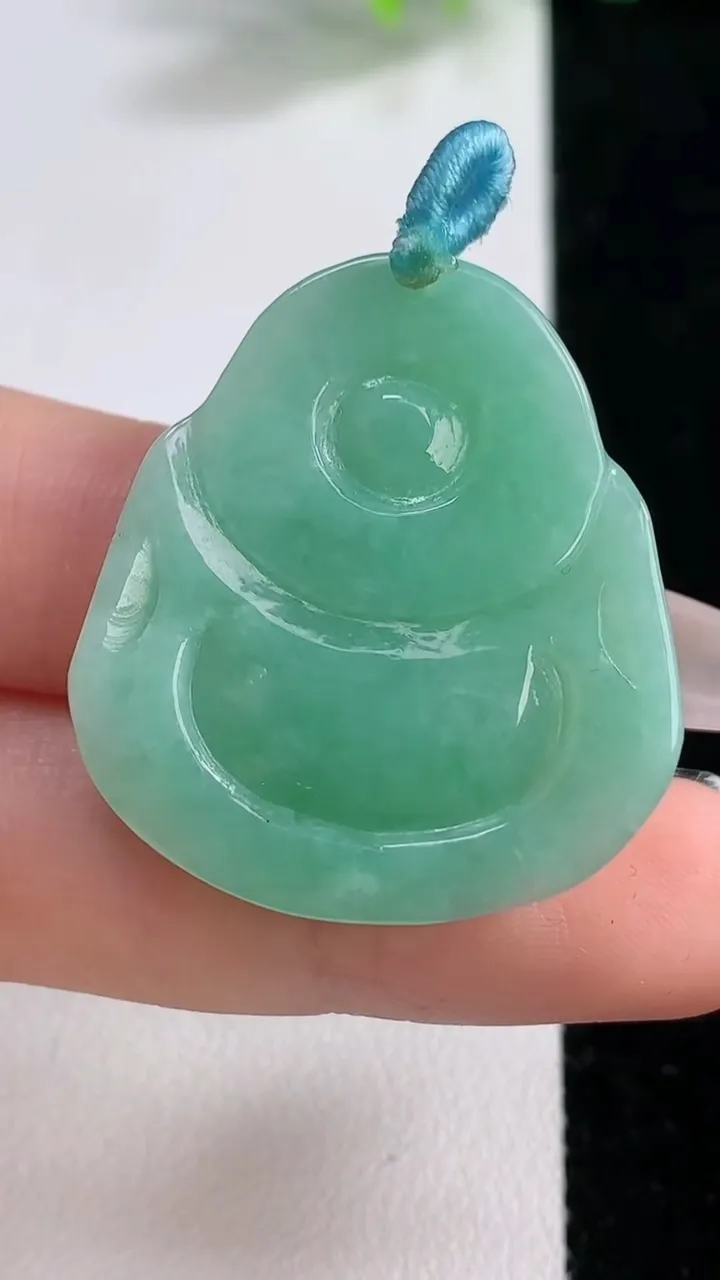 天然A货翡翠佛公吊坠，尺寸30-27-5.5，重量:8.74g
12月9日