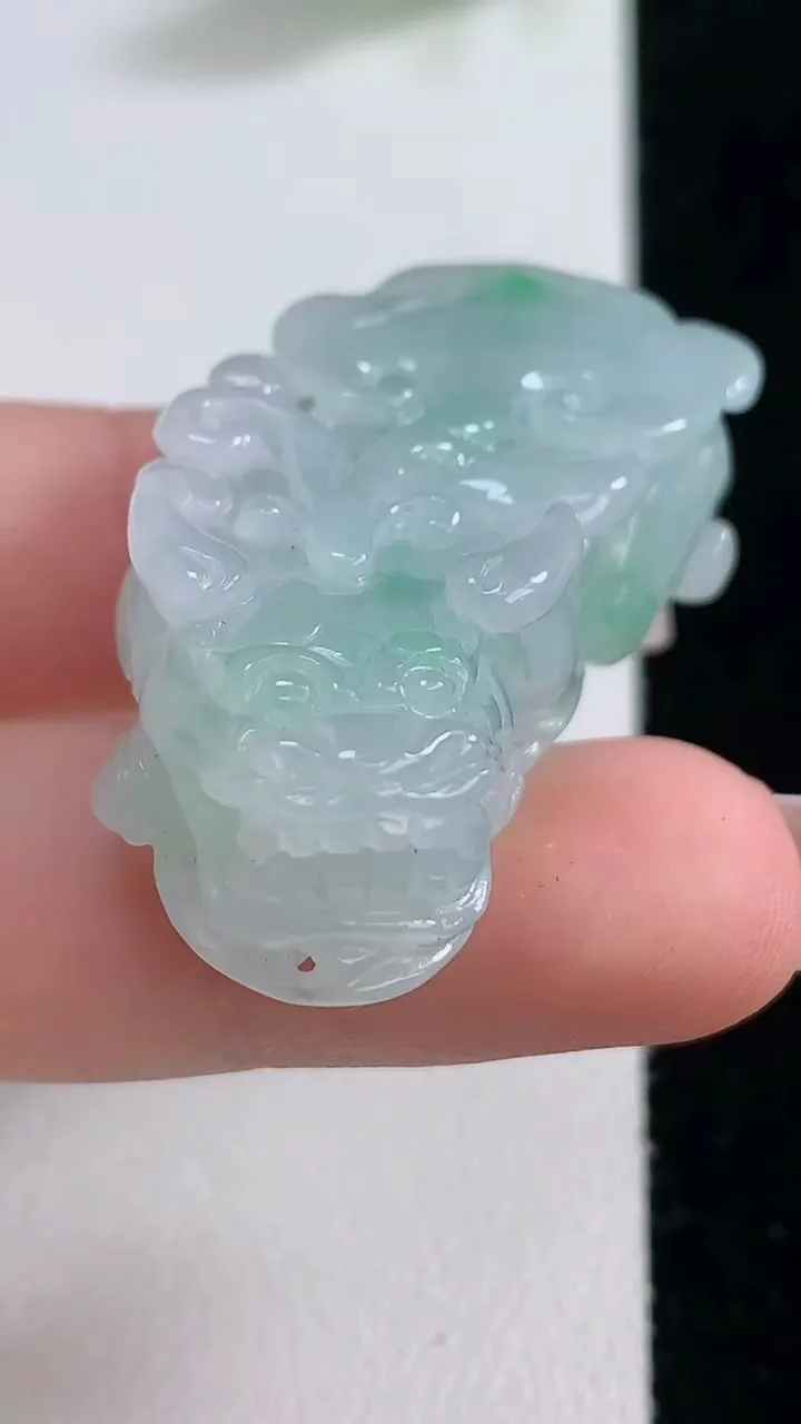 天然A货翡翠貔貅吊坠，尺寸39.2-20.2-12，重量:21.01g
12月9日