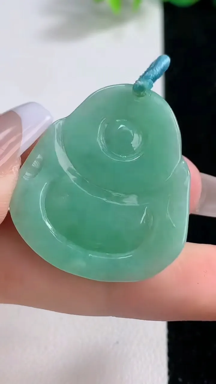 天然A货翡翠佛公吊坠，尺寸32.8-30.2-6，重量:10.24g
12月9日