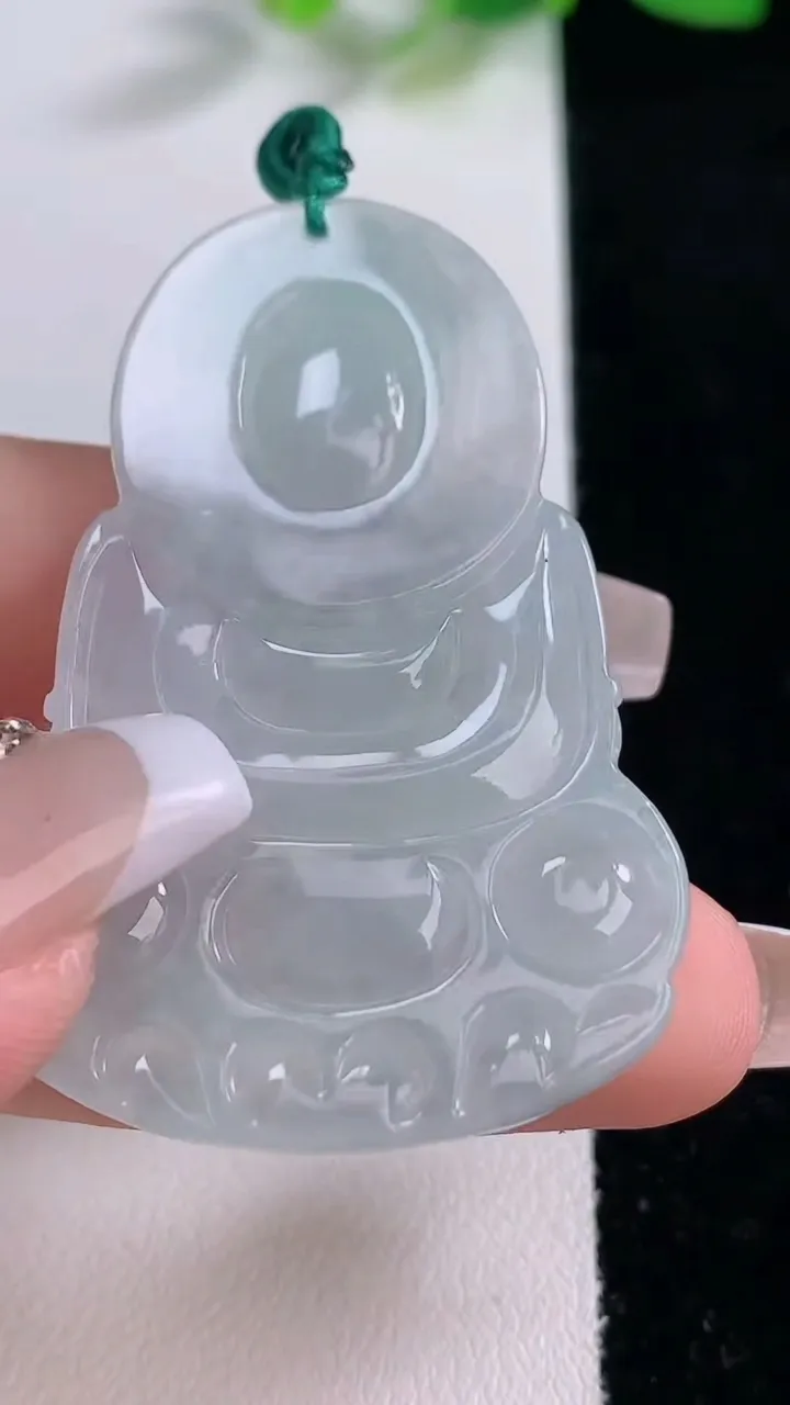 天然A货翡翠观音菩萨吊坠，尺寸49.7-33.2-4.8，重量:13.45g
12月9日